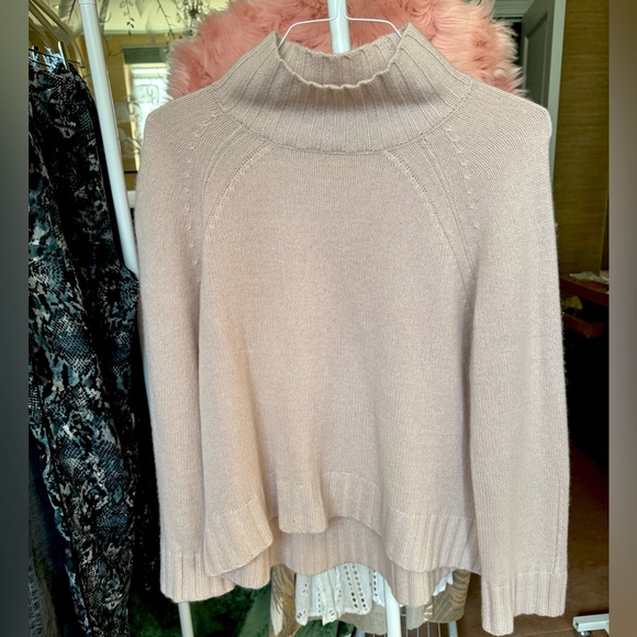 360 Cashmere Pale Pink Turtleneck Sweater Small - Picture 1 of 2
